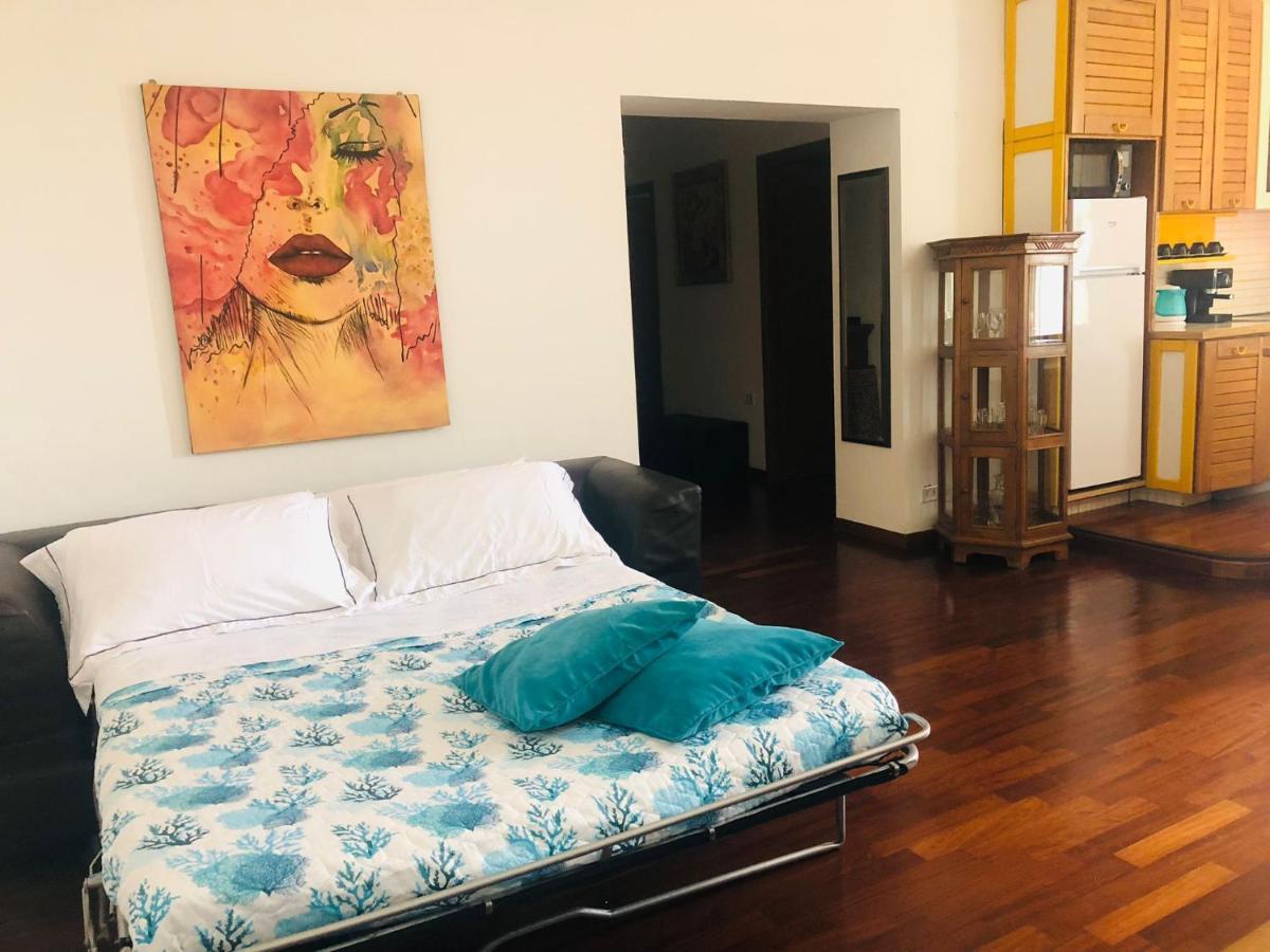 Penthouse Sea View Apartment ลิโด ดิ ออสเตีย ภายนอก รูปภาพ