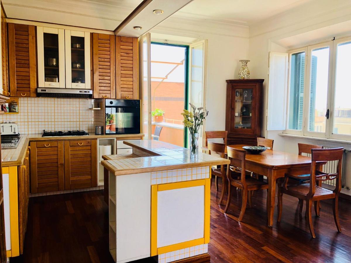 Penthouse Sea View Apartment ลิโด ดิ ออสเตีย ภายนอก รูปภาพ