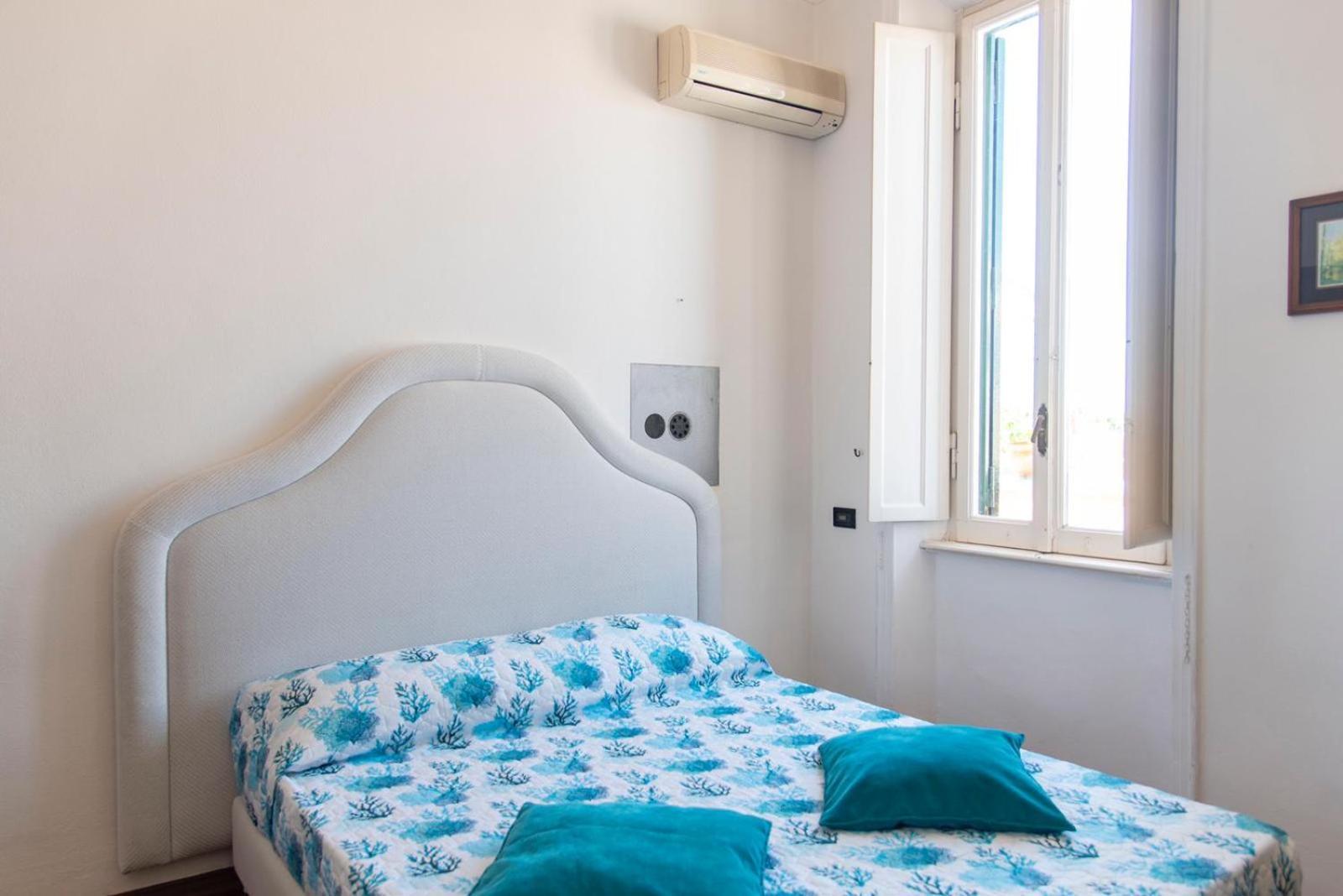 Penthouse Sea View Apartment ลิโด ดิ ออสเตีย ภายนอก รูปภาพ